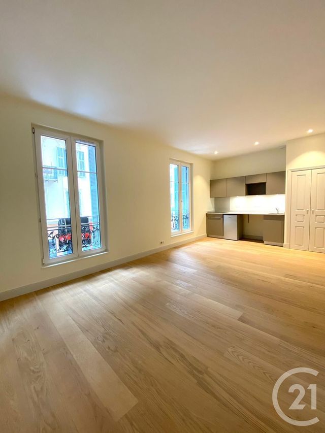 Afficher la photo en grand appartement à louer - 2 pièces - 43.57 m2 - NICE - 06 - PROVENCE-ALPES-COTE-D-AZUR - Century 21 Domus Immobilier