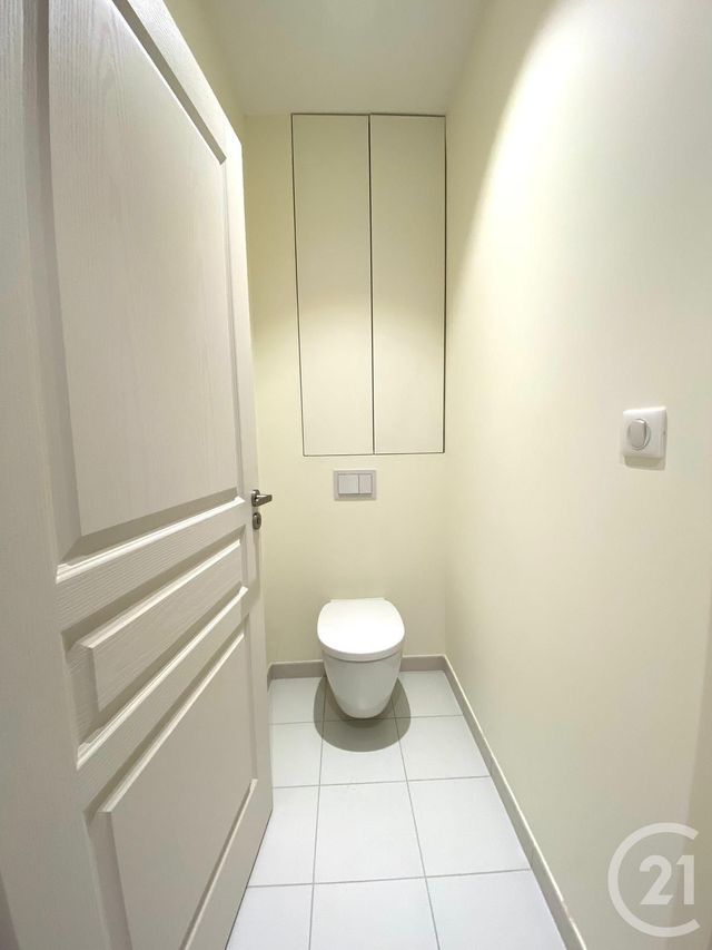 Afficher la photo en grand appartement à louer - 2 pièces - 43.57 m2 - NICE - 06 - PROVENCE-ALPES-COTE-D-AZUR - Century 21 Domus Immobilier