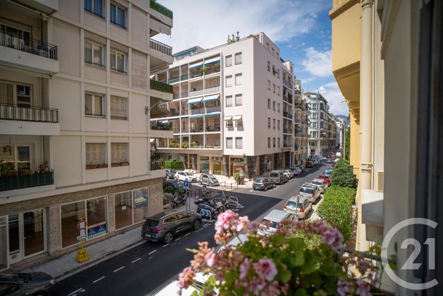 Afficher la photo en grand Appartement F3 à vendre - 3 pièces - 75.0 m2 - NICE - 06 - PROVENCE-ALPES-COTE-D-AZUR - Century 21 Domus Immobilier