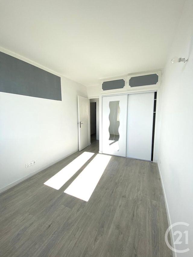 Afficher la photo en grand Appartement F4 à louer - 4 pièces - 65.0 m2 - NICE - 06 - PROVENCE-ALPES-COTE-D-AZUR - Century 21 Domus Immobilier