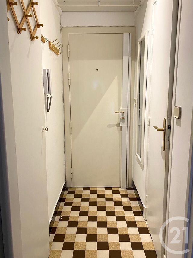 Afficher la photo en grand Appartement F1 à louer - 1 pièce - 25.0 m2 - NICE - 06 - PROVENCE-ALPES-COTE-D-AZUR - Century 21 Domus Immobilier