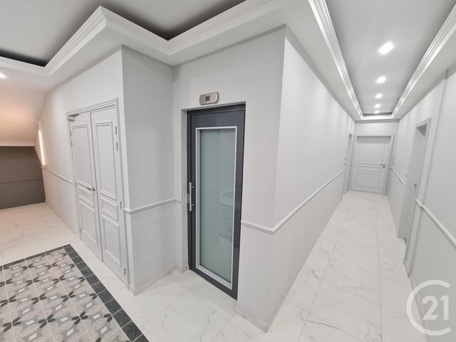 Afficher la photo en grand Appartement T1 à louer - 1 pièce - 27.94 m2 - NICE - 06 - PROVENCE-ALPES-COTE-D-AZUR - Century 21 Domus Immobilier