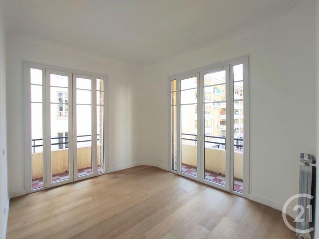Afficher la photo en grand appartement à vendre - 4 pièces - 89.0 m2 - NICE - 06 - PROVENCE-ALPES-COTE-D-AZUR - Century 21 Domus Immobilier