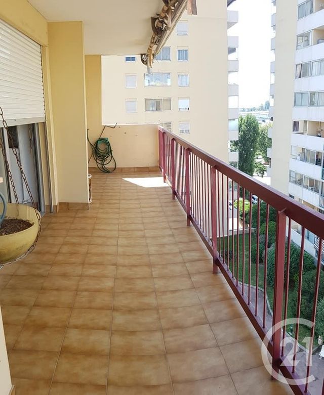 Afficher la photo en grand appartement à vendre - 4 pièces - 76.0 m2 - NICE - 06 - PROVENCE-ALPES-COTE-D-AZUR - Century 21 Domus Immobilier