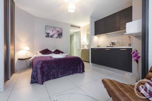 Afficher la photo en grand Appartement F1 à vendre - 1 pièce - 20.5 m2 - NICE - 06 - PROVENCE-ALPES-COTE-D-AZUR - Century 21 Domus Immobilier