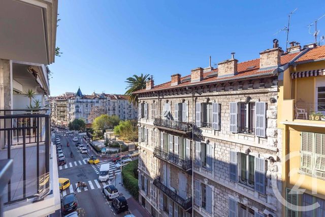 Afficher la photo en grand Appartement F1 à vendre - 1 pièce - 20.5 m2 - NICE - 06 - PROVENCE-ALPES-COTE-D-AZUR - Century 21 Domus Immobilier