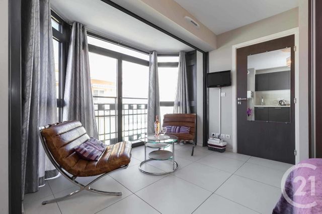 Afficher la photo en grand Appartement F1 à vendre - 1 pièce - 20.5 m2 - NICE - 06 - PROVENCE-ALPES-COTE-D-AZUR - Century 21 Domus Immobilier