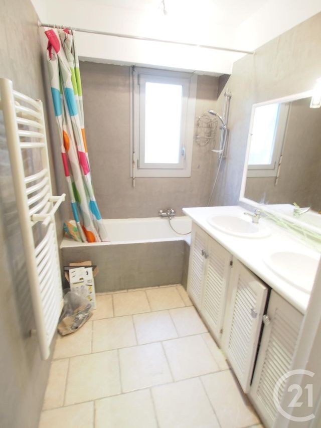 Afficher la photo en grand Appartement F3 à louer - 3 pièces - 70.0 m2 - NICE - 06 - PROVENCE-ALPES-COTE-D-AZUR - Century 21 Domus Immobilier