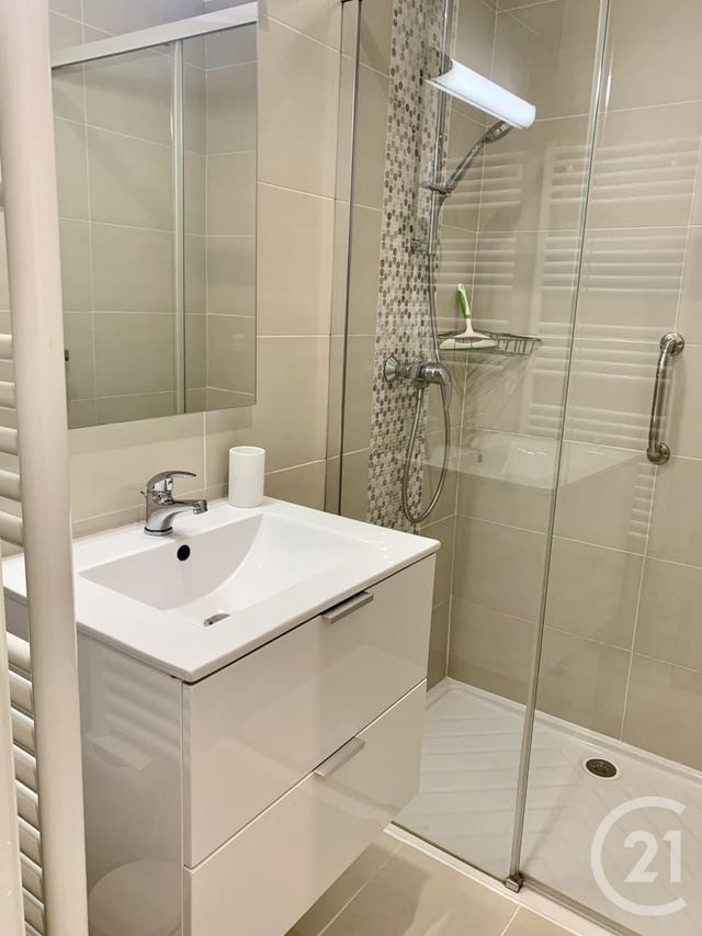 Afficher la photo en grand Appartement F3 à louer - 3 pièces - 47.0 m2 - NICE - 06 - PROVENCE-ALPES-COTE-D-AZUR - Century 21 Domus Immobilier