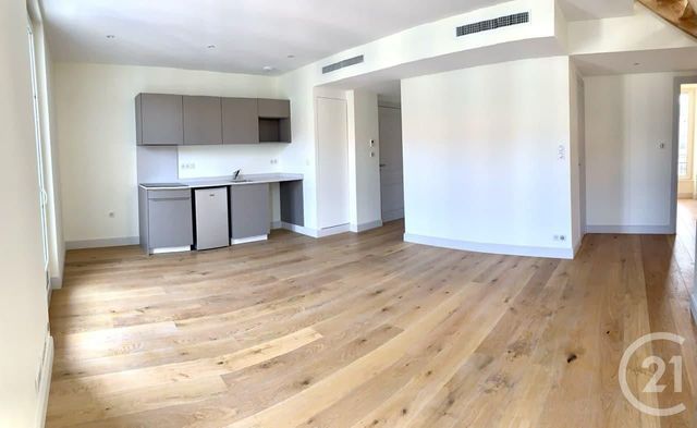 Afficher la photo en grand Appartement Duplex à louer - 3 pièces - 58.66 m2 - NICE - 06 - PROVENCE-ALPES-COTE-D-AZUR - Century 21 Domus Immobilier