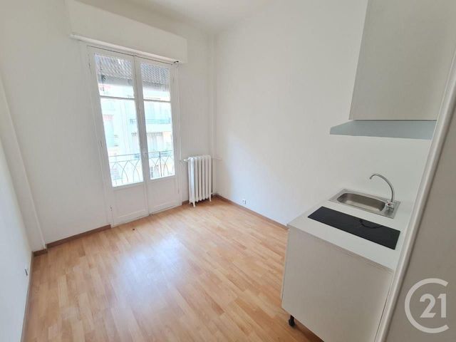 Appartement F1 à louer - 1 pièce - 13.7 m2 - NICE - 06 - PROVENCE-ALPES-COTE-D-AZUR - Century 21 Domus Immobilier