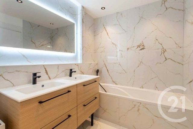 Appartement F4 à vendre - 4 pièces - 94.0 m2 - NICE - 06 - PROVENCE-ALPES-COTE-D-AZUR - Century 21 Domus Immobilier