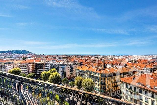 Appartement F5 à vendre - 5 pièces - 242.0 m2 - NICE - 06 - PROVENCE-ALPES-COTE-D-AZUR - Century 21 Domus Immobilier