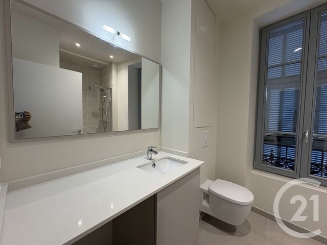 Appartement F2 à louer - 2 pièces - 39.0 m2 - NICE - 06 - PROVENCE-ALPES-COTE-D-AZUR - Century 21 Domus Immobilier
