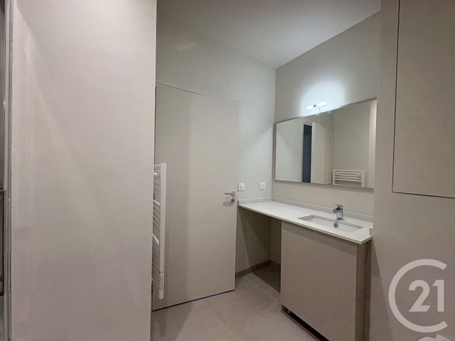 Appartement F2 à louer - 2 pièces - 39.0 m2 - NICE - 06 - PROVENCE-ALPES-COTE-D-AZUR - Century 21 Domus Immobilier