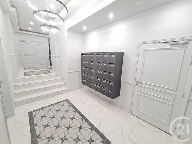 Afficher la photo en grand Appartement F2 à louer - 2 pièces - 52.04 m2 - NICE - 06 - PROVENCE-ALPES-COTE-D-AZUR - Century 21 Domus Immobilier