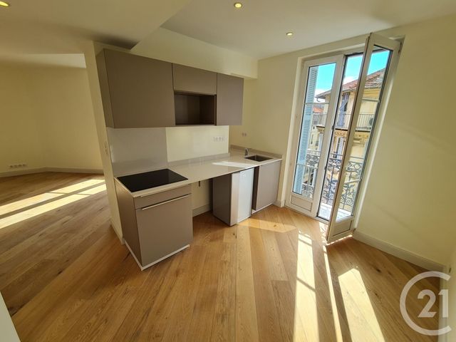 Appartement à louer - 2 pièces - 46.3 m2 - NICE - 06 - PROVENCE-ALPES-COTE-D-AZUR - Century 21 Domus Immobilier