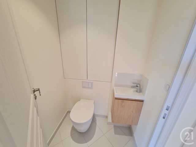 Appartement à louer - 2 pièces - 46.3 m2 - NICE - 06 - PROVENCE-ALPES-COTE-D-AZUR - Century 21 Domus Immobilier