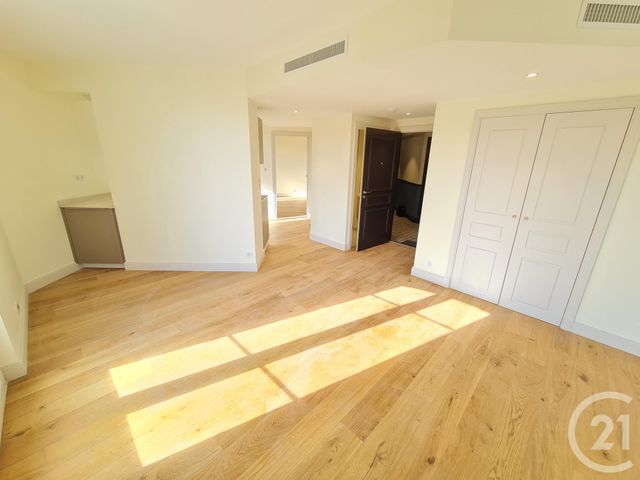 Appartement à louer - 2 pièces - 46.3 m2 - NICE - 06 - PROVENCE-ALPES-COTE-D-AZUR - Century 21 Domus Immobilier