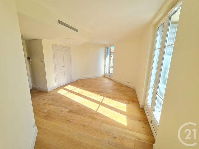Appartement à louer - 2 pièces - 46.3 m2 - NICE - 06 - PROVENCE-ALPES-COTE-D-AZUR - Century 21 Domus Immobilier