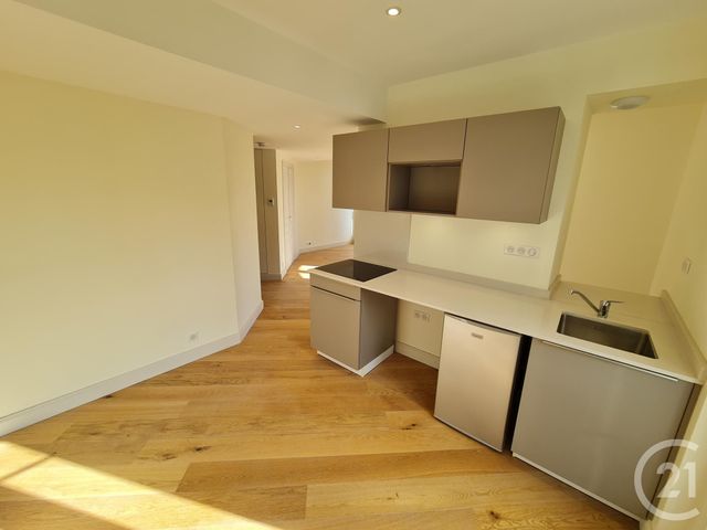 Appartement à louer - 2 pièces - 46.3 m2 - NICE - 06 - PROVENCE-ALPES-COTE-D-AZUR - Century 21 Domus Immobilier