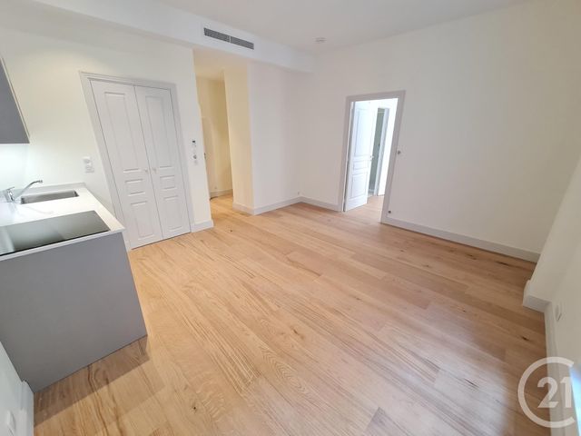 Appartement F2 à louer - 2 pièces - 36.0 m2 - NICE - 06 - PROVENCE-ALPES-COTE-D-AZUR - Century 21 Domus Immobilier