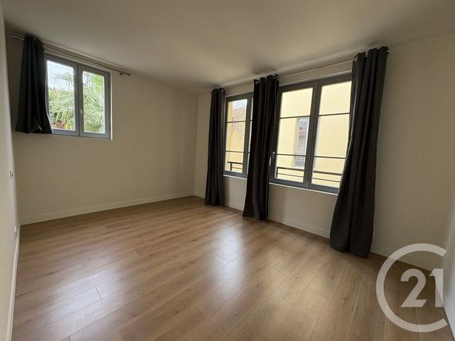 Appartement à louer - 2 pièces - 45.1 m2 - NICE - 06 - PROVENCE-ALPES-COTE-D-AZUR - Century 21 Domus Immobilier