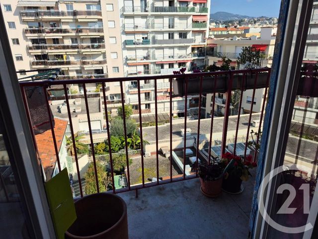 Appartement F1 à vendre - 1 pièce - 28.35 m2 - NICE - 06 - PROVENCE-ALPES-COTE-D-AZUR - Century 21 Domus Immobilier