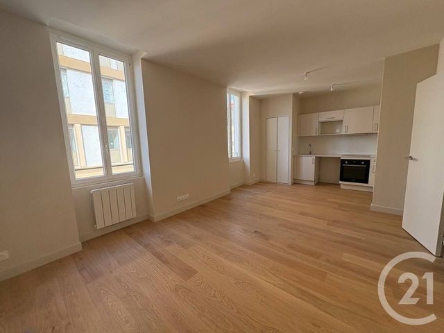 Appartement F2 à louer - 2 pièces - 38.0 m2 - NICE - 06 - PROVENCE-ALPES-COTE-D-AZUR - Century 21 Domus Immobilier