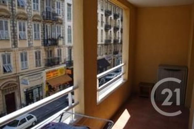 Appartement F1 à louer - 1 pièce - 30.15 m2 - NICE - 06 - PROVENCE-ALPES-COTE-D-AZUR - Century 21 Domus Immobilier