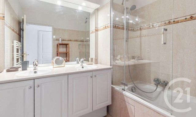 Appartement F3 à louer - 3 pièces - 62.0 m2 - NICE - 06 - PROVENCE-ALPES-COTE-D-AZUR - Century 21 Domus Immobilier