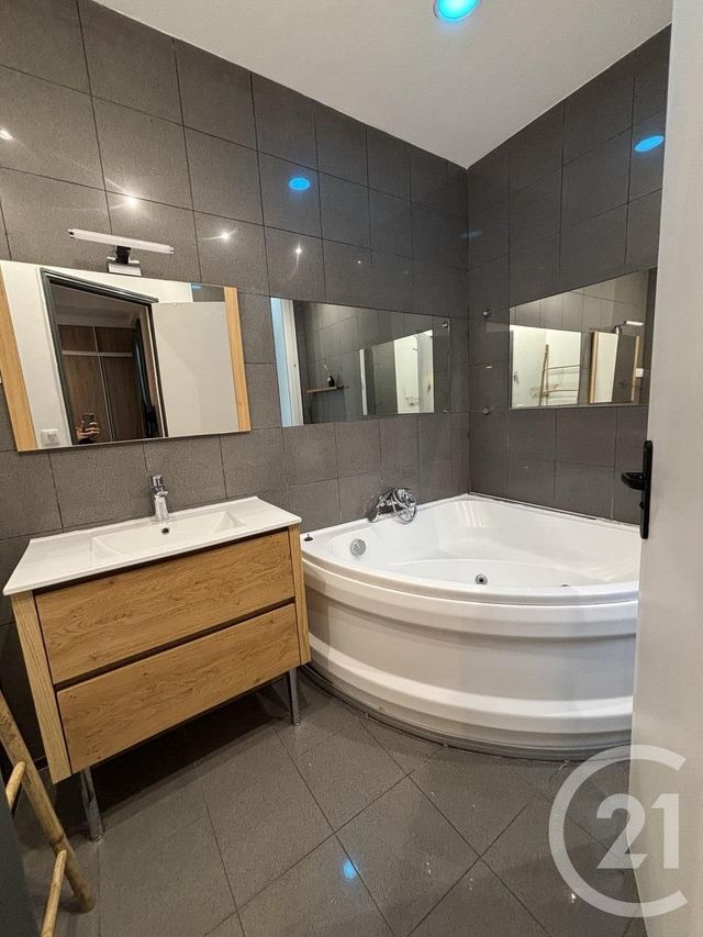 Appartement F1 à louer - 1 pièce - 45.51 m2 - NICE - 06 - PROVENCE-ALPES-COTE-D-AZUR - Century 21 Domus Immobilier