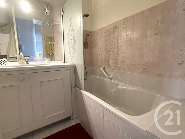 Appartement F3 à louer - 3 pièces - 66.55 m2 - NICE - 06 - PROVENCE-ALPES-COTE-D-AZUR - Century 21 Domus Immobilier