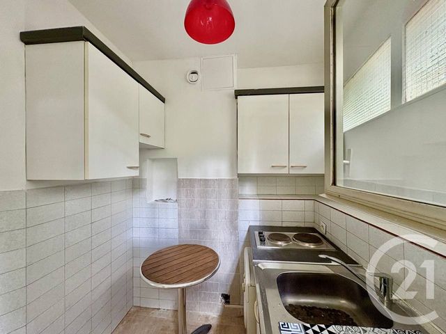 Appartement F1 à louer - 1 pièce - 15.0 m2 - NICE - 06 - PROVENCE-ALPES-COTE-D-AZUR - Century 21 Domus Immobilier